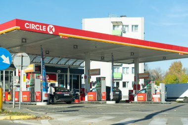 Sosnowiec, Polonya -28.10.2021 - Sosnowiec 'teki K Çemberi benzin istasyonu
