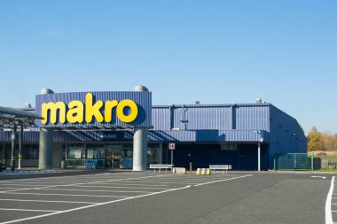 Sosnowiec, Polonya -28.10.2021 - Sosnowiec 'deki maro zinciri mağazası