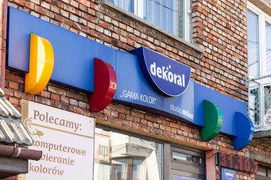 Siewierz, Polonya - 31.10.2021 Siewierz 'deki Dekoral boyacı