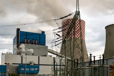 Silezya 'daki Lagisza' da sanayi kömür santrali