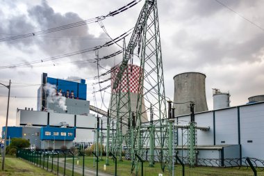 Silezya 'daki Lagisza' da sanayi kömür santrali