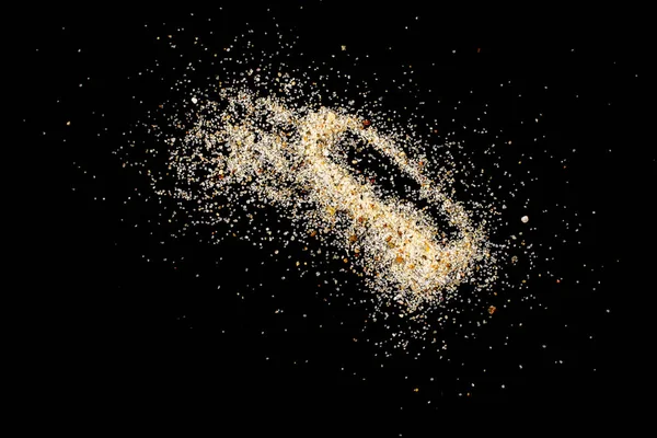 Siyah arka planda beyaz deniz kumu