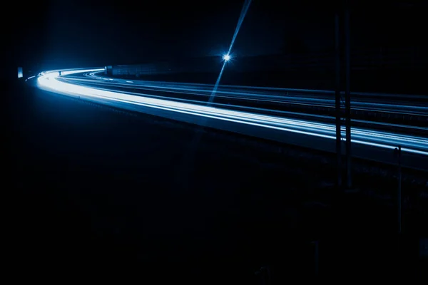 Синие Автомобильные Фары Ночью Длительное Воздействие — стоковое фото