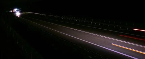 夜间抽象的红色车灯 长期接触 — 图库照片