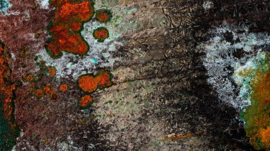 Renkli katmanlı bakır bir çarşaf. arkaplan veya doku