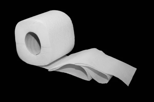 Белая Туалетная Бумага Черном Изолированном Фоне — стоковое фото