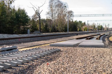 Yeni demiryolu hattının fotoğraf inşaatı