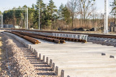 Yeni demiryolu hattının fotoğraf inşaatı