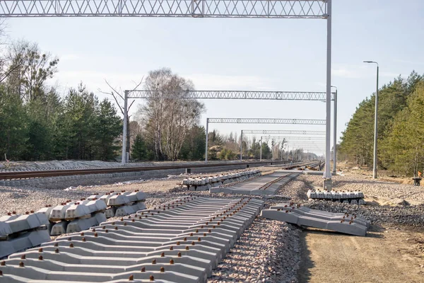 Yeni demiryolu hattının fotoğraf inşaatı