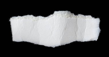 Siyah izole bir arkaplan üzerine beyaz bir kağıt parçası