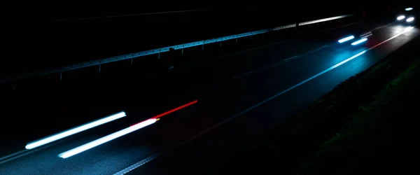 Lichten Van Bewegende Auto Nachts Lange Blootstelling — Stockfoto