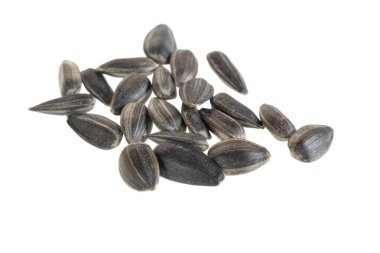 İzole edilmiş beyaz bir arkaplanda ayçiçeği tohumları