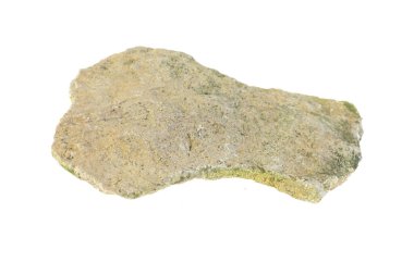 İzole edilmiş beyaz zeminde ilginç bir kireç taşı.