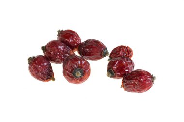 Beyaz izole arkaplanda kurumuş gül kalçası