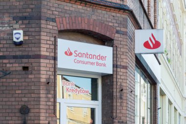 Sroda Wielkopolska, Polonya - 25 Haziran 2022 - Sroda Wielkopolska 'daki Santander bankasının web sitesi