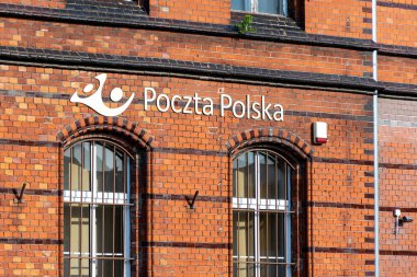 Sroda Wielkopolska, Polonya - 25 Haziran 2022 - Sroda Wielkopolska 'daki Polonya postanesinin binası