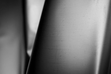 Gümüş boyayla boyanmış çelik levha. arkaplan veya doku