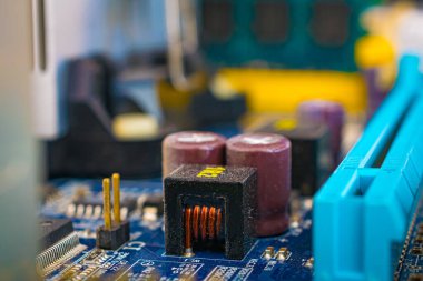 Elektronik devre kartının kapatılması veya PCB yazdırılmış devre kartı