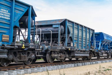 Mierzecice, Polonya - 31.08.2022 Mierzecice 'deki PKP kargo şirketinin vagonları