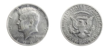 Beyaz arkaplanda yarım dolar izole edilmiş.