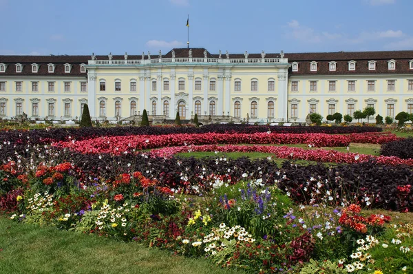 Luwigsburger baroque palace with garden — Stock Photo, Image