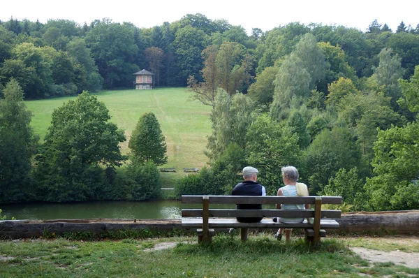 Grey skies and gray hair — Stock Photo, Image