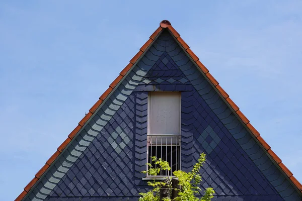 Gable Roof Slate Clad Residential Building Fallen Deciduous Tree Front — Stockfoto