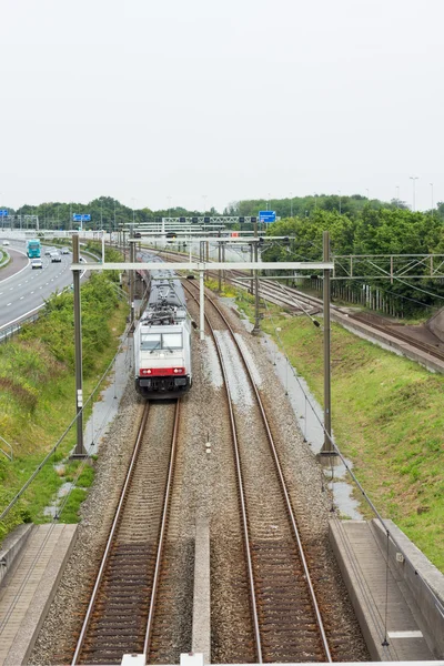 Traintrack スキポール空港 - アムステルダム、オランダ — ストック写真