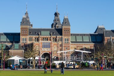 buz pateni pisti Amsterdam'da rijksmusem önünde
