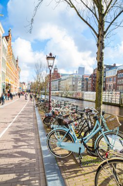 Amsterdam'da Bisiklet