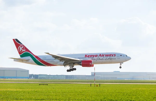 Avión antes de aterrizar —  Fotos de Stock