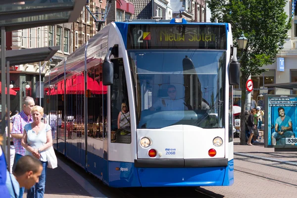 Linii tramwajowej w Amsterdamie, jeden z najlepszych transportationmethods — Zdjęcie stockowe