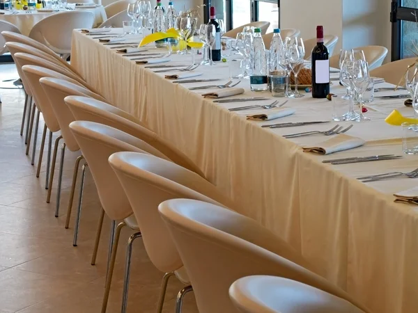uzun restaurant masa hazır