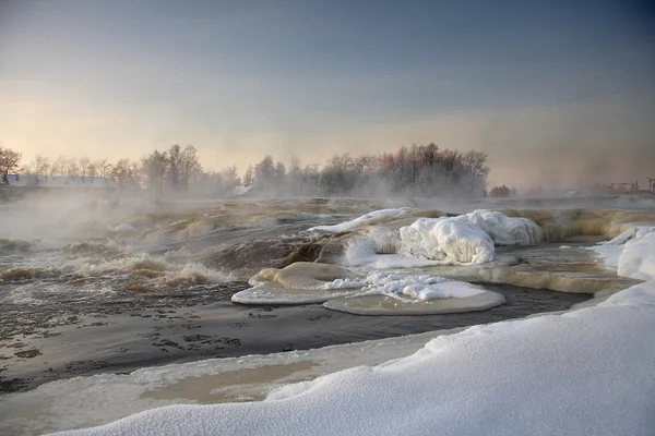 Fiume invernale — Foto Stock