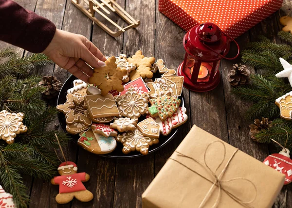 Prato Cheio Biscoitos Caseiros Biscoitos Forma Férias Inverno Tradicional Natal — Fotografia de Stock