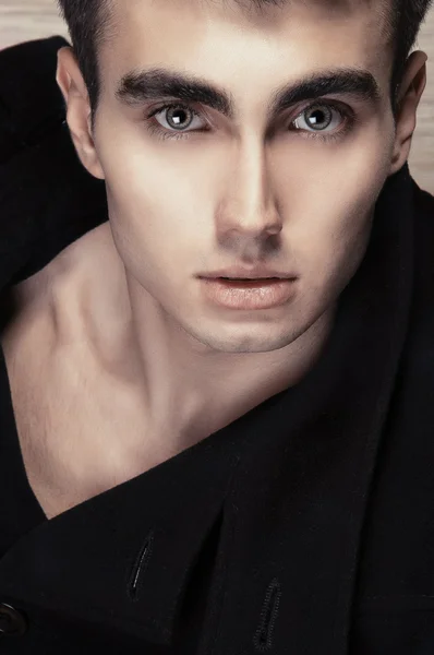 adam portresi