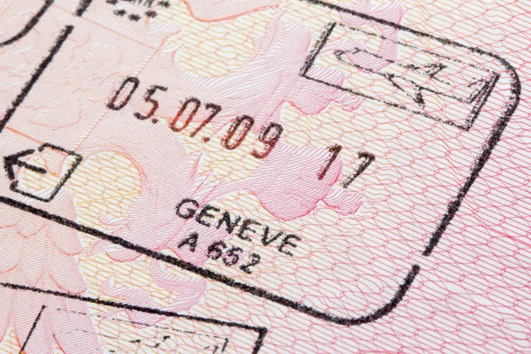 İsviçre mühür pasaport içinde — Stok fotoğraf