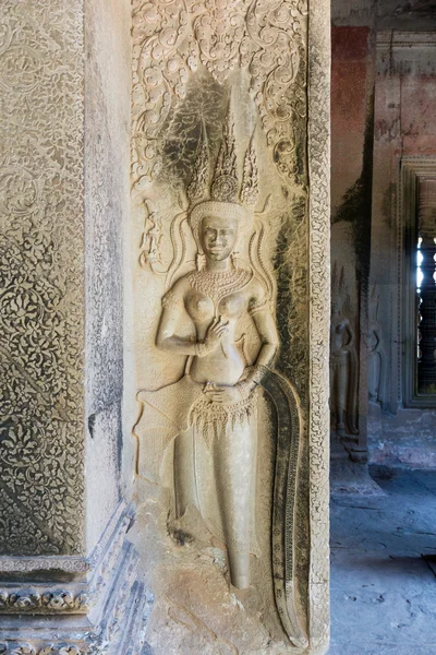 Apsara anaglyphy w świątyni angkor — Zdjęcie stockowe