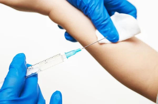 Garoto e seringa de vacina Imagem De Stock