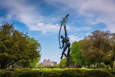 New York, Queens 'teki Flushing Meadows Corona Park' taki Heykel Bahçesinde Roket Fırlatıcı