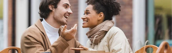 Cheerful Interracial Couple Talking Looking Each Other Banner — Stock Photo, Image