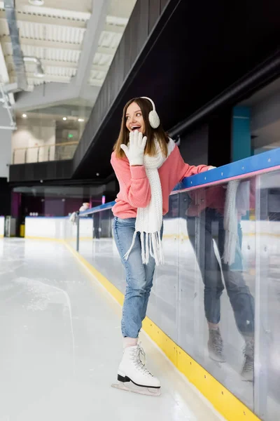 Full Length Excited Brunette Woman Gloves Ear Muffs Ice Rink — Stock Photo, Image