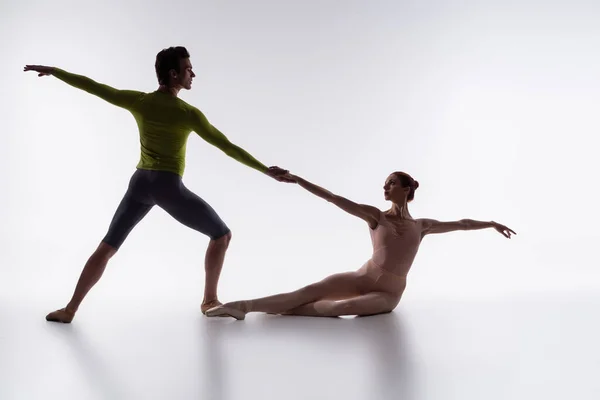 Full Length Young Dancers Performing Ballet Dance Grey — Stock Photo, Image