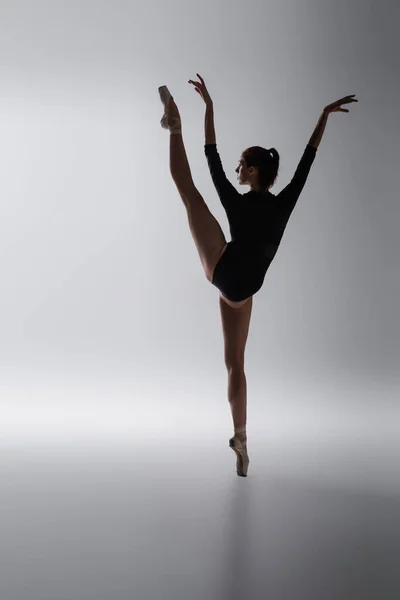 Full Length Flexible Ballerina Bodysuit Dancing Dark Gray — Stock Photo, Image