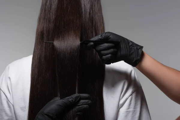 Vista Posteriore Giovane Donna Con Capelli Lunghi Lisci Vicino Colorista — Foto Stock