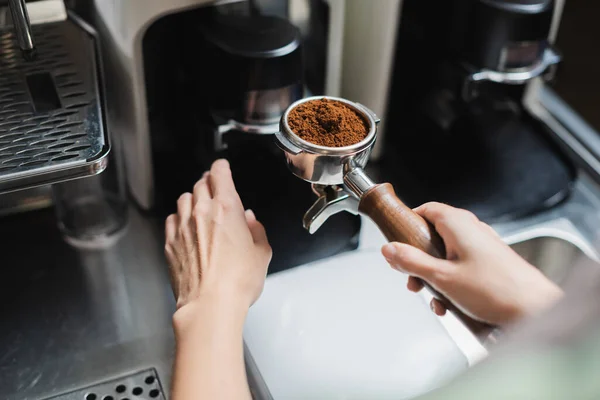 Cropped View Barista Holding Portafilter Coffee Grinder Coffee Machine Cafe — Stock Photo, Image