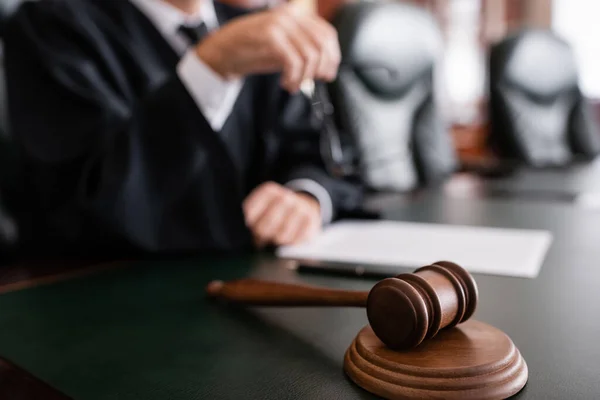 Selective Focus Wooden Gavel Cropped Judge Blurred Background — Stock Photo, Image