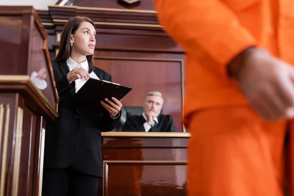 Prosecutor Holding Clipboard Senior Judge Accused Man Blurred Foreground — Stock Photo, Image