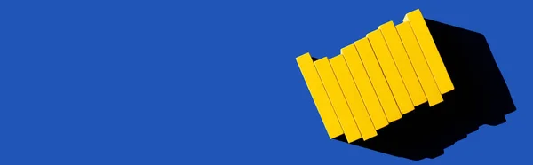 Bovenaanzicht Van Felgele Blokken Blauwe Achtergrond Met Kopieerruimte Oekraïense Concept — Stockfoto
