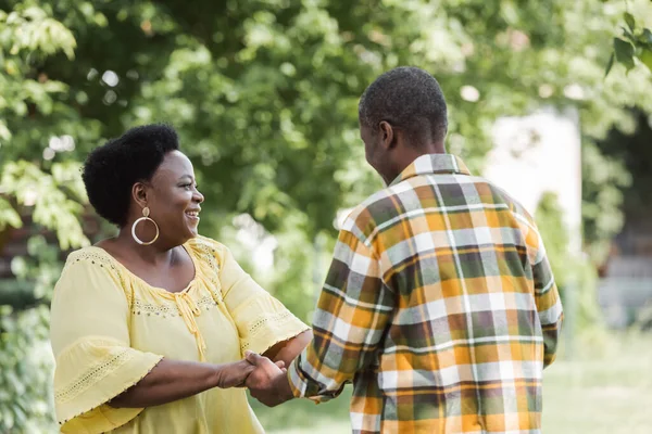 Pleased Senior African American Couple Dancing Park — Stock Photo, Image